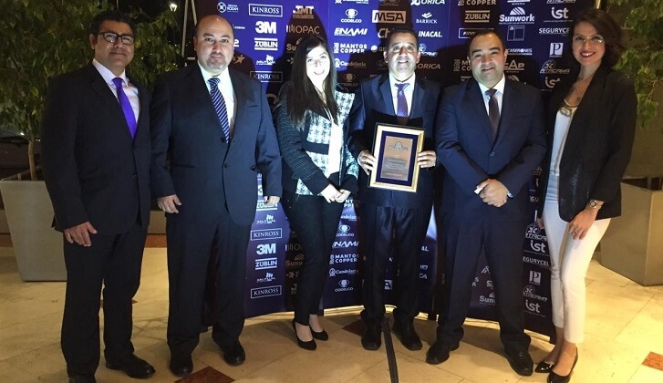 Finning recibe premio Empresa de Servicio a la Minería 